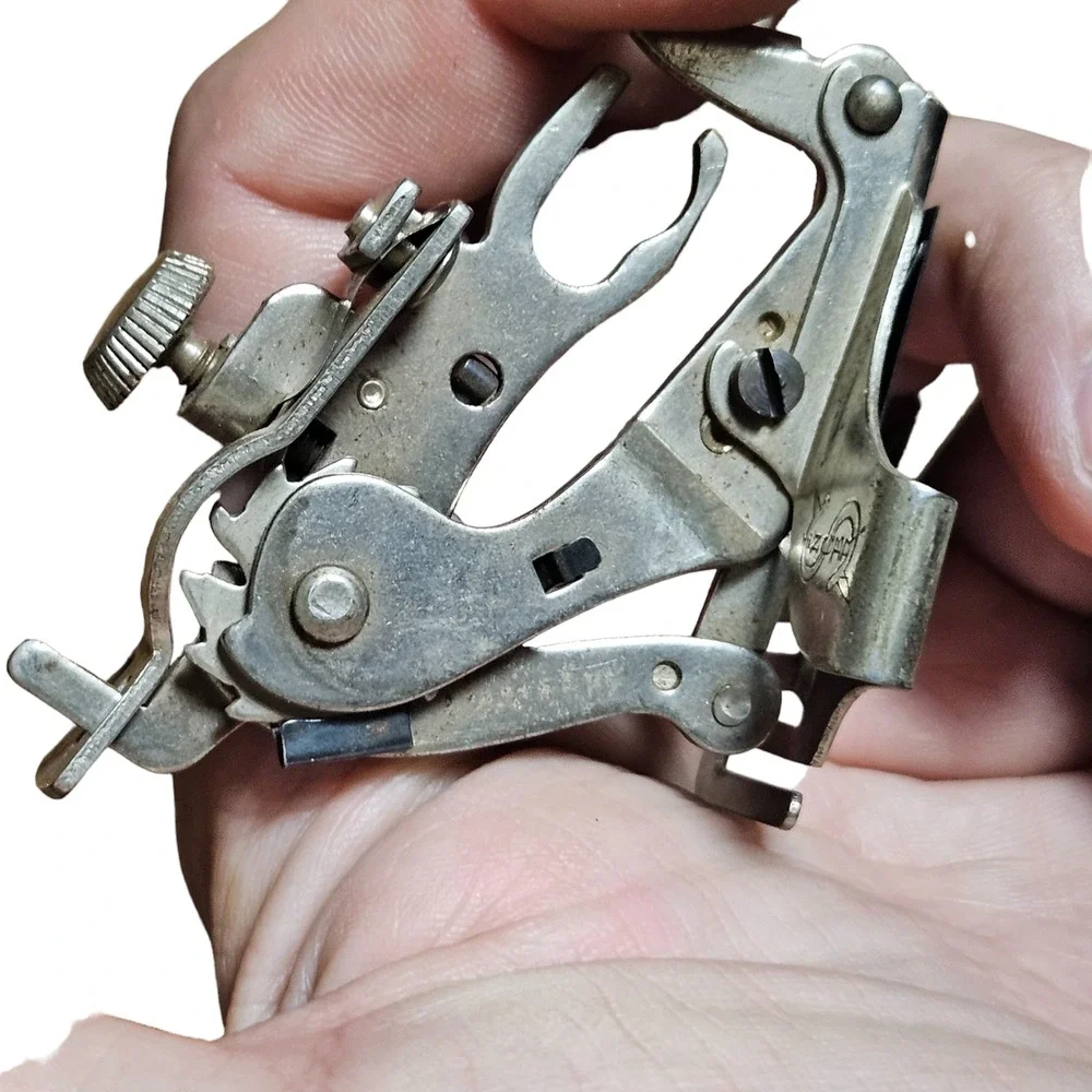 VTG‎ Lot Singer & Greist Ruffler Foot Sewing Machine Attachment in Brother Tin